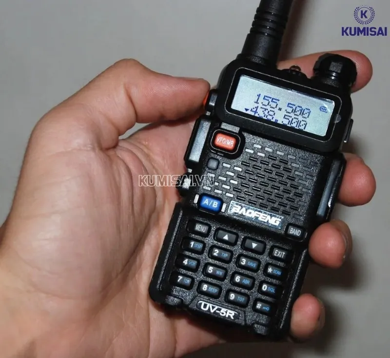Thiết kế bộ đàm Baofeng UV-5R nhỏ gọn Thiết kế bộ đàm Baofeng UV-5R nhỏ gọn
