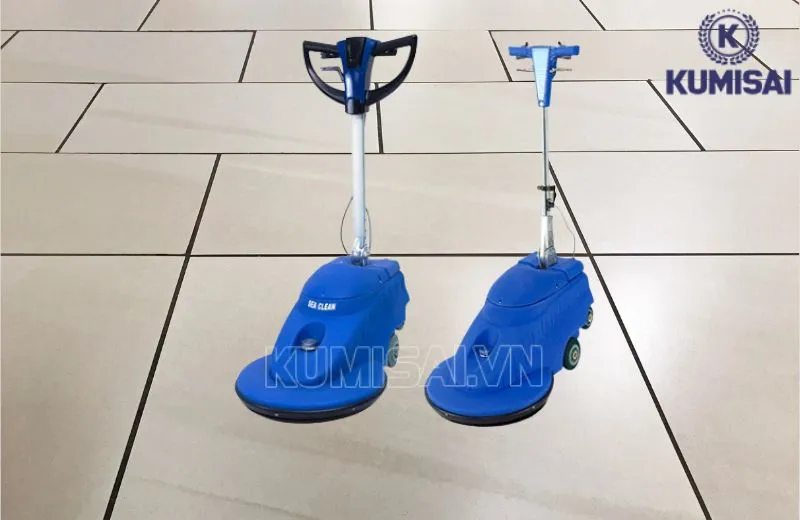 2 phiên bản model này khá giống nhau 2 phiên bản model này khá giống nhau