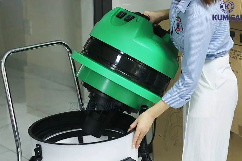 Thực hiện việc kiểm tra các phụ kiện 