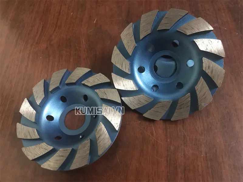 Đĩa mài - Bộ phận tiếp xúc trực tiếp bề mặt sàn