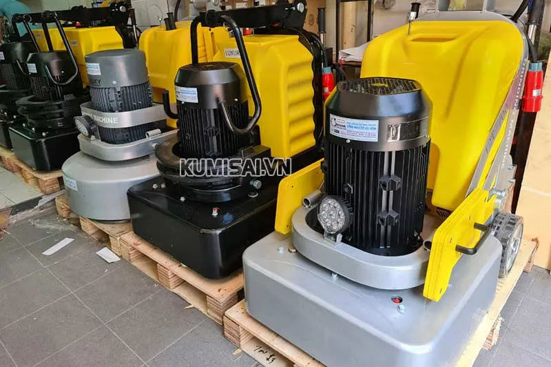 Chất lượng máy chà sàn vẫn còn khá mới được Kumisai cho thuê