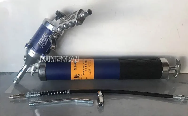 Cất giữ bơm mỡ tuýp nơi khô ráo, sạch sẽ