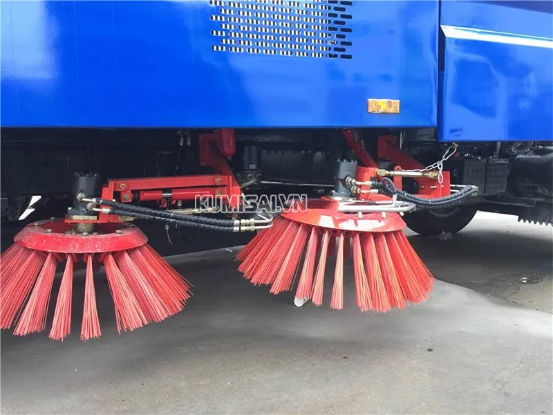 Hệ thống chổi quét rác bền khỏe, chắc chắn