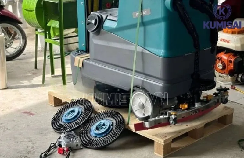 Bàn chải, cần gạt nước chất lượng của máy