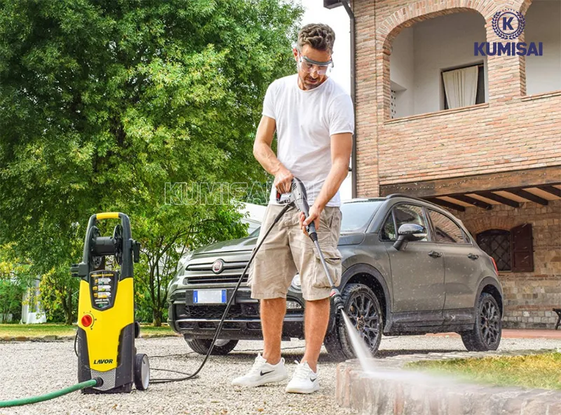 may-rua-xe-lavor-mini-1.jpg Dòng máy rửa xe Lavor mini - dùng cho gia đình