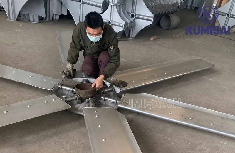 Kiểm tra kỹ cánh quạt D7000m khi lắp đặt