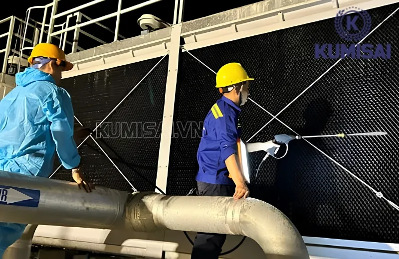 Vệ sinh tấm tản nhiệt thường xuyên
