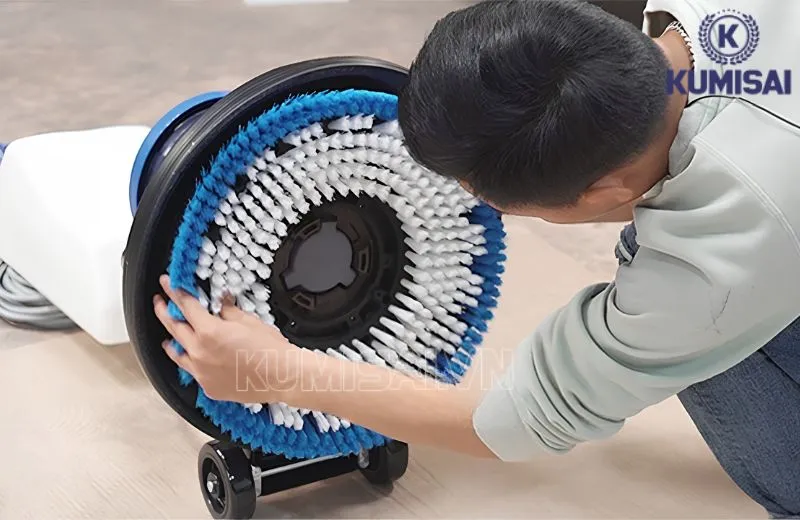 Vệ sinh các phụ kiện của máy cẩn thận ngay sau khi dùng Vệ sinh các phụ kiện của máy cẩn thận ngay sau khi dùng