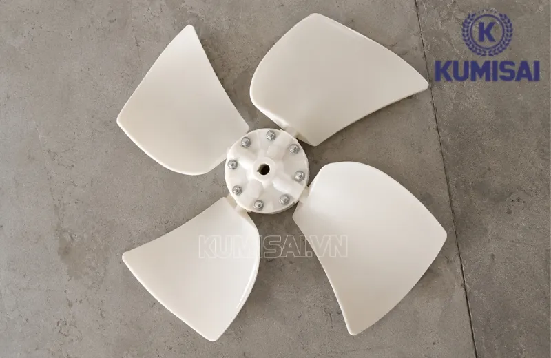 D760mm được thiết kế với 4 lá cánh