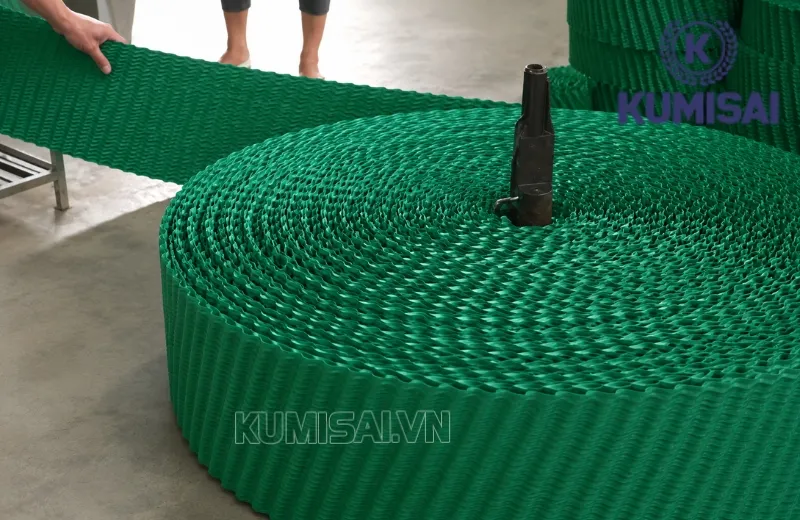 Tấm tản nhiệt tròn thường làm từ nhựa PVC/PP