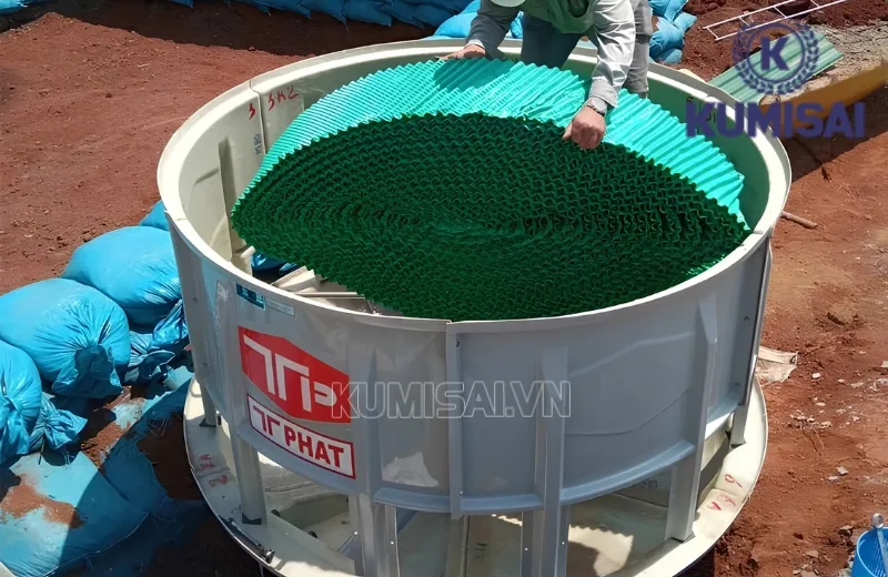 Cách vệ sinh tấm tản nhiệt tròn cho tháp giải nhiệt