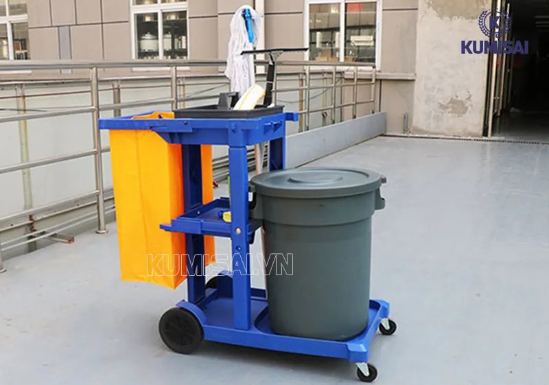 Chú ý sử dụng xe đẩy dọn phòng 3 tầng công nghiệp Kumisai đúng cách Chú ý sử dụng xe đẩy dọn phòng 3 tầng công nghiệp Kumisai đúng cách