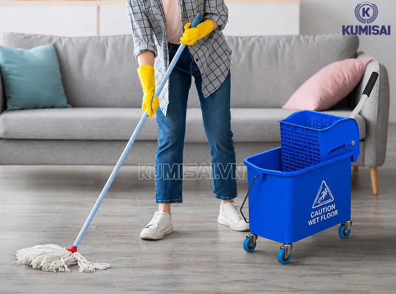 Hỗ trợ lau sàn nhanh chóng, vắt khô cây lau hiệu quả