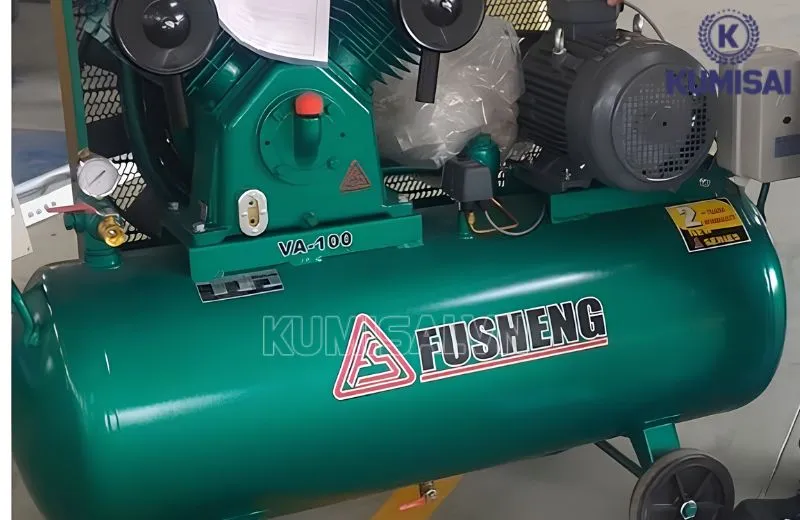 Các bộ phận điều chỉnh của máy được lắp đặt ở vị trí dễ nhìn