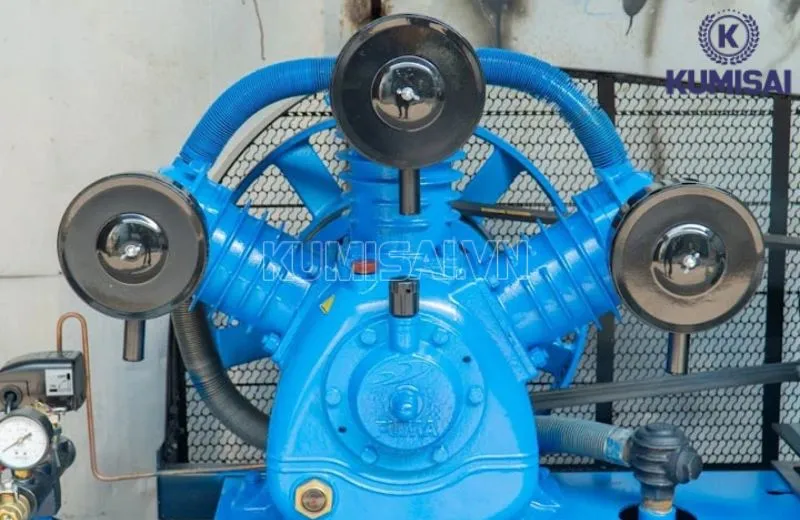 3 xi lanh trên đầu nén được thiết kế đồng bộ