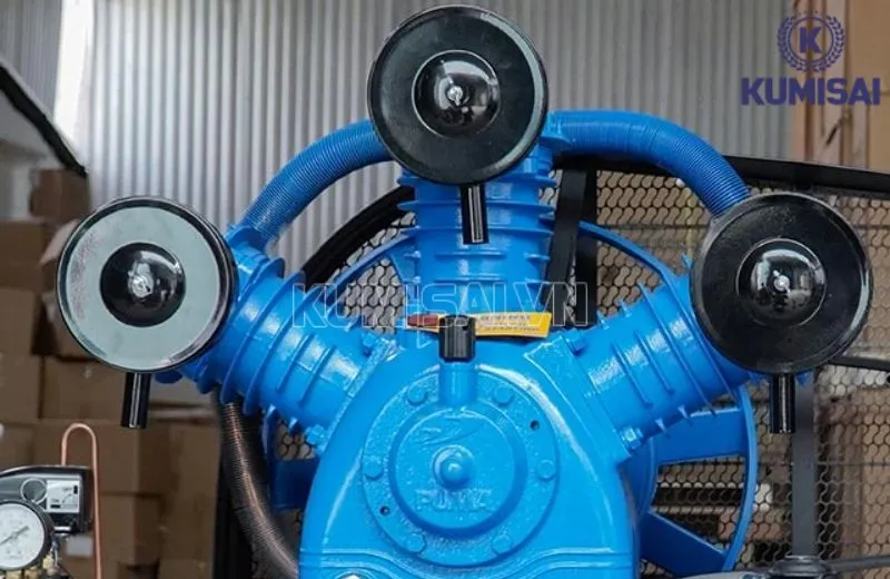 Kết cấu đầu nén gồm 3 xi lanh cùng loại