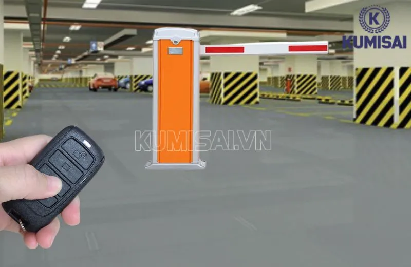 Người dùng điều khiển thiết bị từ khoảng cách 30m Người dùng điều khiển thiết bị từ khoảng cách 30m