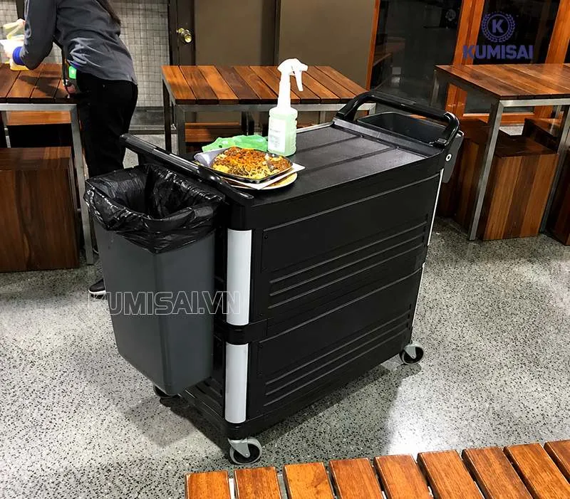 Xe đẩy dọn vệ sinh nhà hàng hỗ trợ vận hành trơn tru trong giờ cao điểm Xe đẩy dọn vệ sinh nhà hàng hỗ trợ vận hành trơn tru trong giờ cao điểm