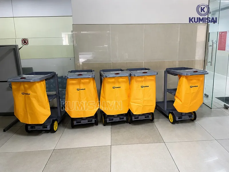 Mua xe đẩy dọn vệ sinh nhà hàng tại Kumisai Việt Nam Mua xe đẩy dọn vệ sinh nhà hàng tại Kumisai Việt Nam