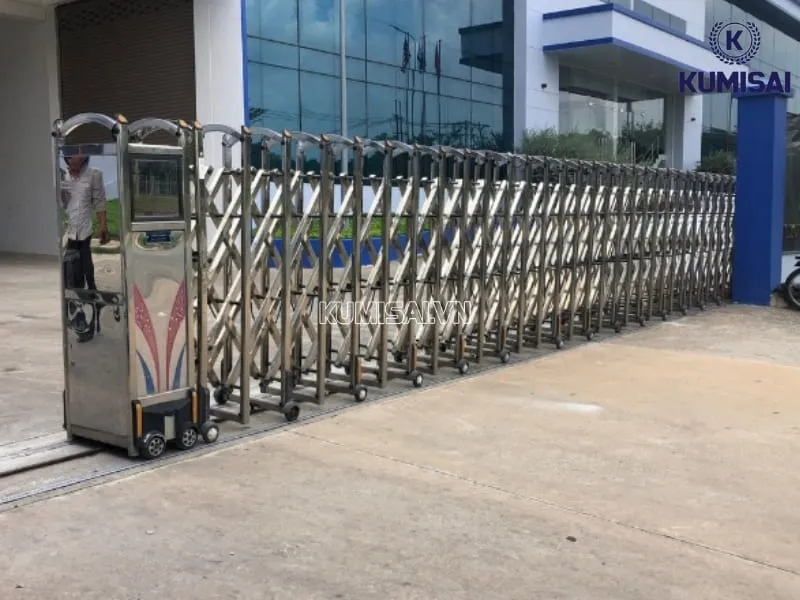 Cổng xếp inox đóng mở tự động Cổng xếp inox đóng mở tự động