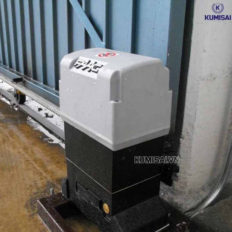 Hoạt động ngoài trời, không bị ảnh hưởng bởi thời tiết Hoạt động ngoài trời, không bị ảnh hưởng bởi thời tiết