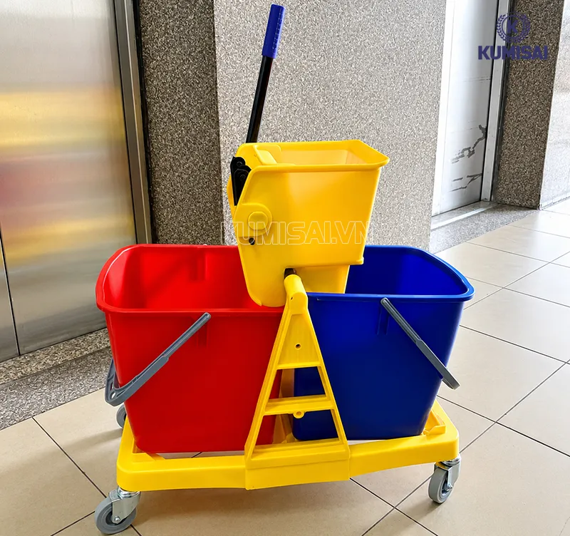 Xe vắt móp đôi Kumisai 2 xô 34L – Thiết kế tiện lợi, ép nước hiệu quả! Xe vắt móp đôi Kumisai 2 xô 34L – Thiết kế tiện lợi, ép nước hiệu quả!