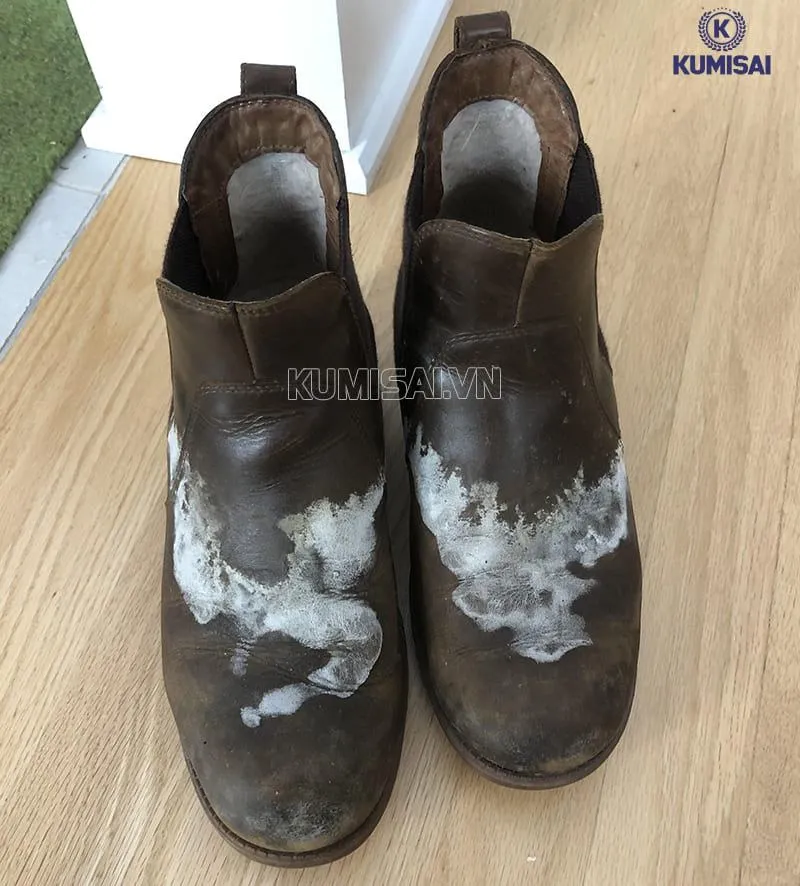 Bảo vệ giày da khỏi nhưng tác động của môi trường