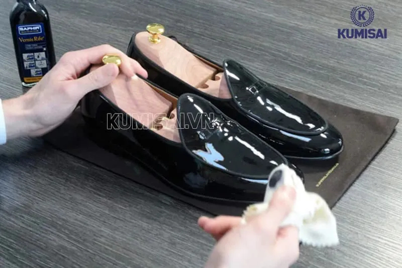Cách bảo dưỡng giày da bóng