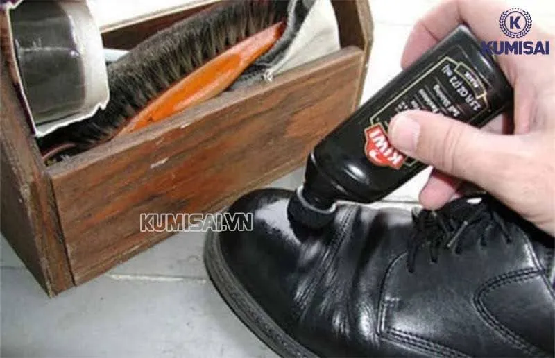 Cẩm nang chỉ dẫn các bước đánh giày tại nhà hay nhất