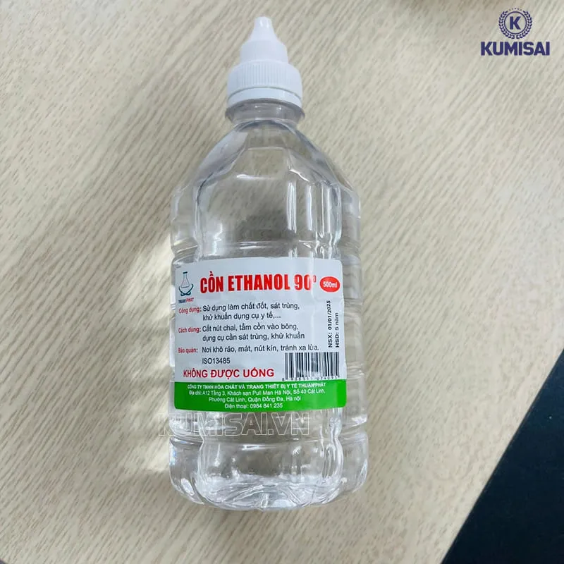 Loại bỏ vết mốc trên giày nhung bằng cồn nhanh chóng Loại bỏ vết mốc trên giày nhung bằng cồn nhanh chóng