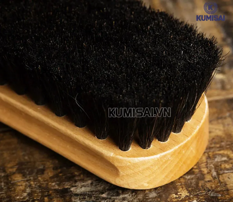Quan sát kết cấu và độ hoàn thiện của bàn chải Quan sát kết cấu và độ hoàn thiện của bàn chải