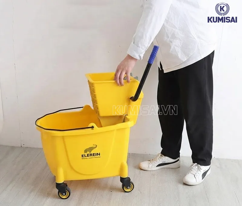 Hướng dẫn thao tác xe vắt nước lau nhà AF08080B nhanh chóng Hướng dẫn thao tác xe vắt nước lau nhà AF08080B nhanh chóng