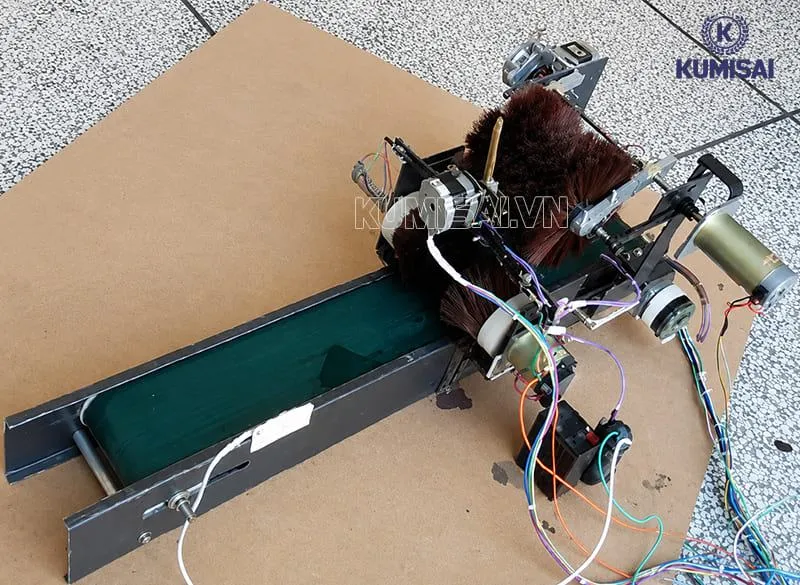 Vị trí của motor máy đánh giày