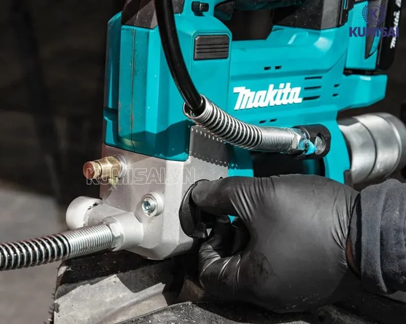 Makita DGP180RT 18V có áp suất bơm mạnh mẽ với 2 chế độ làm việc Makita DGP180RT 18V có áp suất bơm mạnh mẽ với 2 chế độ làm việc