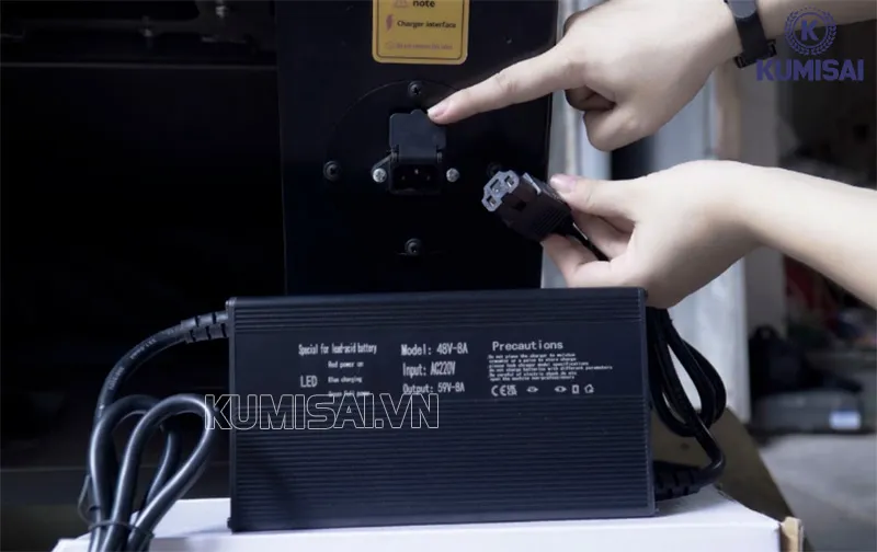 Pin sạc của xe