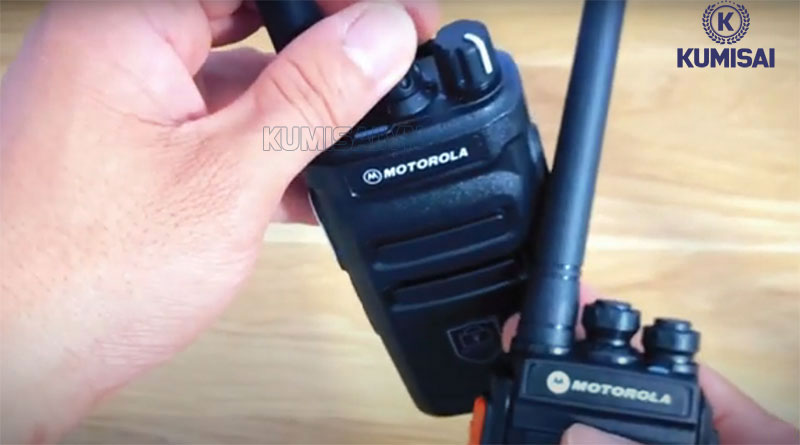Điều chỉnh âm lượng bộ đàm Motorola GP 320 cho phù hợp 