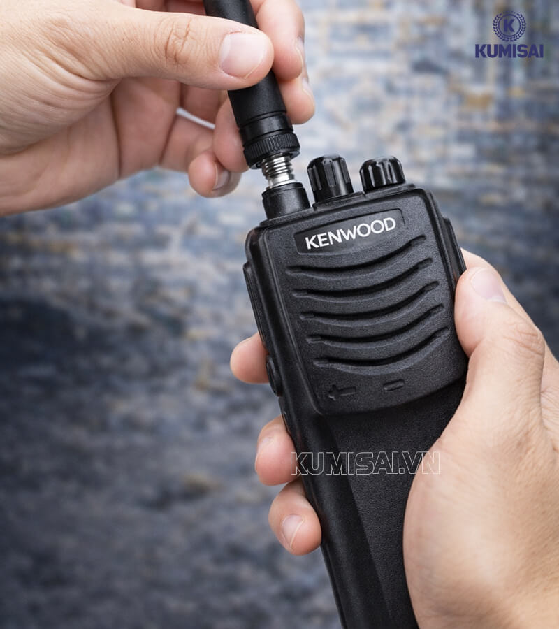 Lắp anten khi dùng bộ đàm Kenwood TK2168