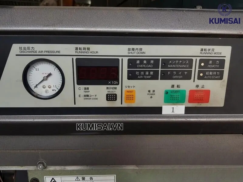 Bảng điều khiển hiển thị thông tin chi tiết về máy 