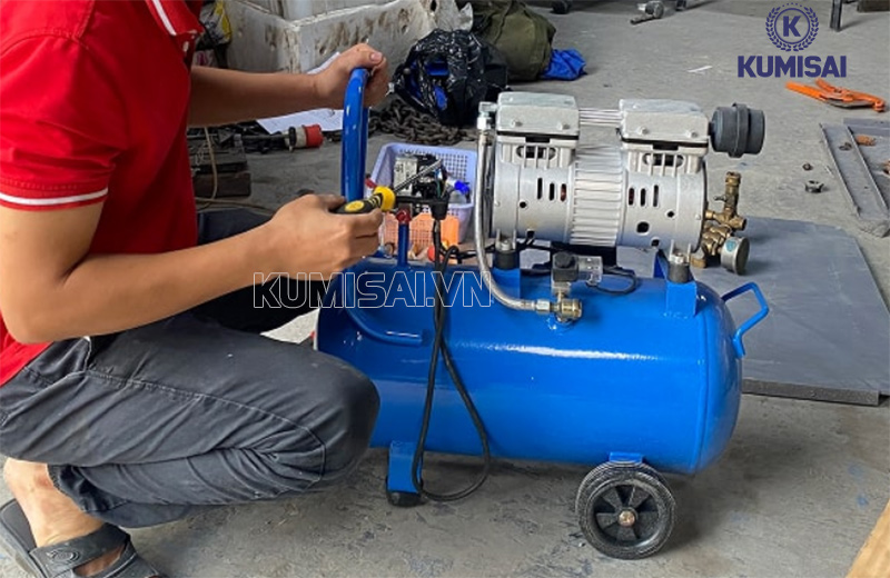 Bảo dưỡng máy nén khí rửa xe