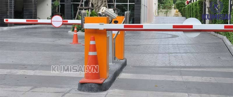 Barrier cần thẳng phù hợp đơn vị không gian rộng, không bị giới hạn về trần