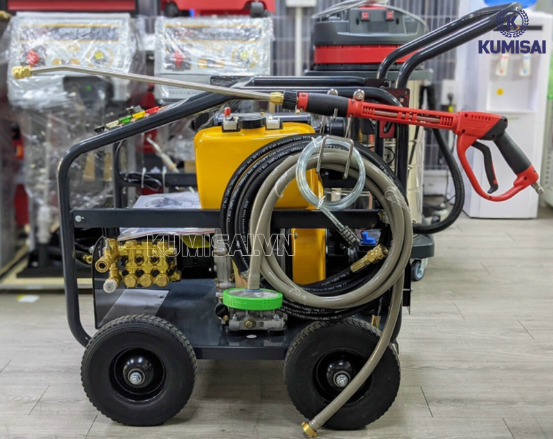 Cần nắm chắc một số vấn đề để sử dụng máy rửa xe Diesel LUTIAN 18D35-10C