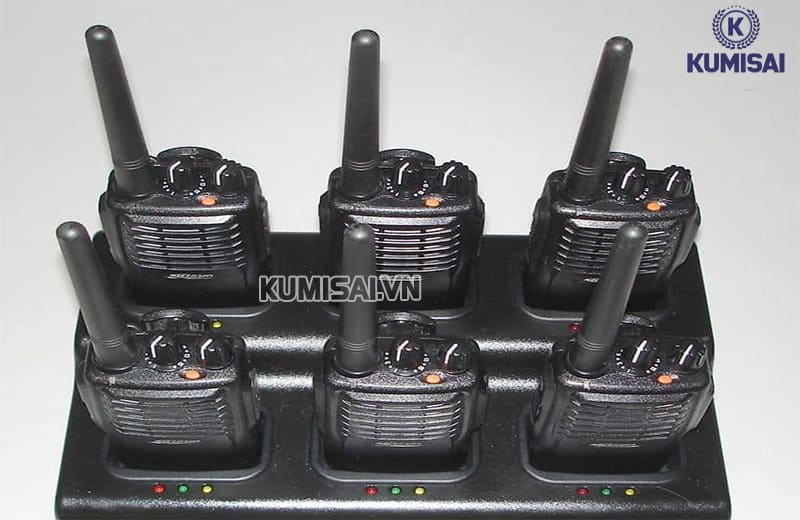 Liên hệ Công ty Kumisai chọn mua bộ đàm 6 chiếc giá cực tốt