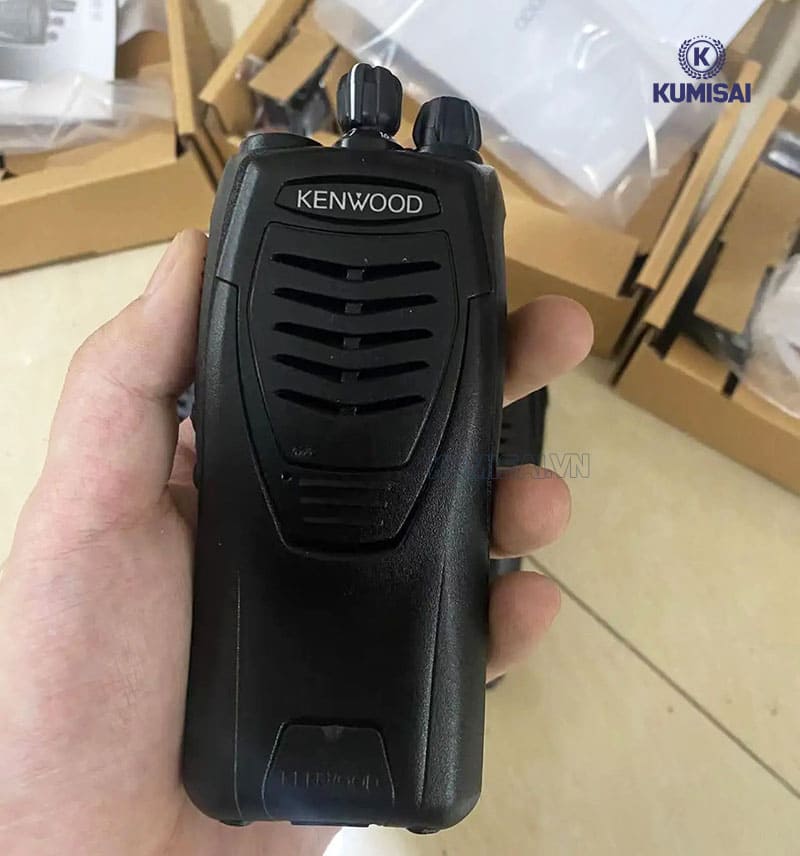 Bộ đàm Kenwood TK-3207G nhỏ gọn, cầm vừa tay