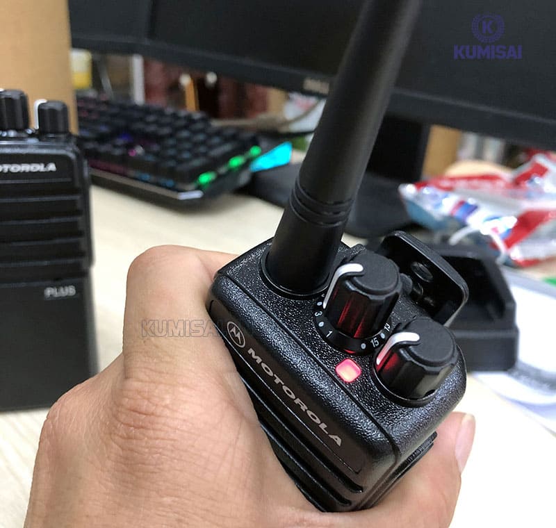 Máy bộ đàm Motorola CP1100 có nhiều tính năng hiện đại 