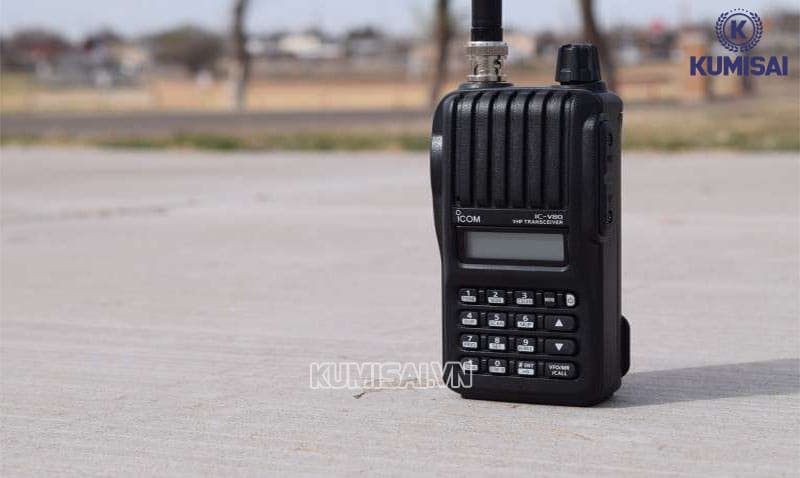 ICOM IC-V80