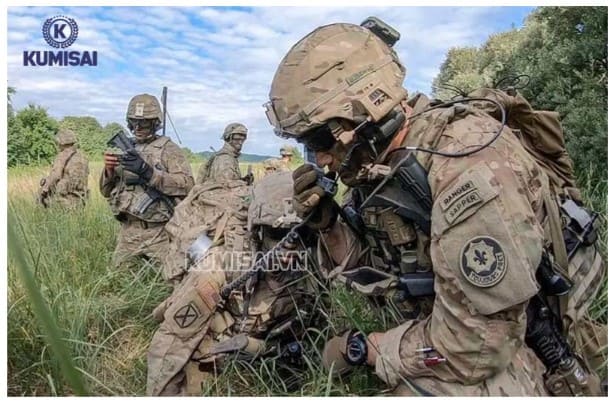 Bộ đàm dùng cho quân đội cần đáp ứng những tiêu chuẩn khắt khe nhất định