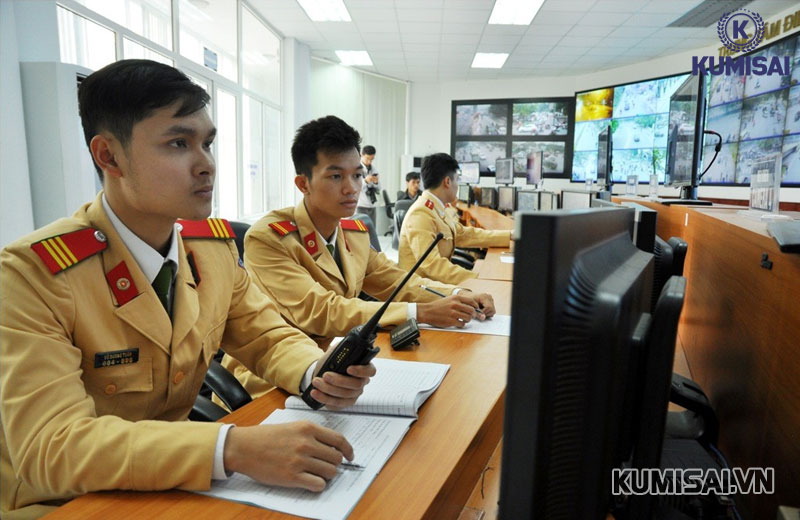 Bộ đàm công an có vai trò quan trọng trong công việc