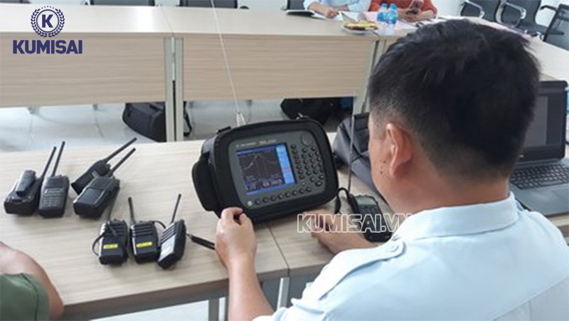 Sử dụng bộ đàm có cần đăng ký?