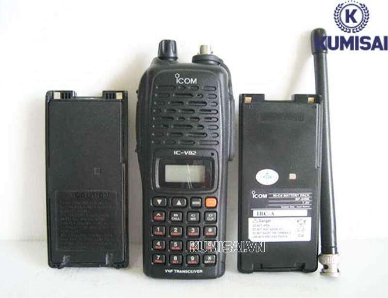 Icom IC-V82