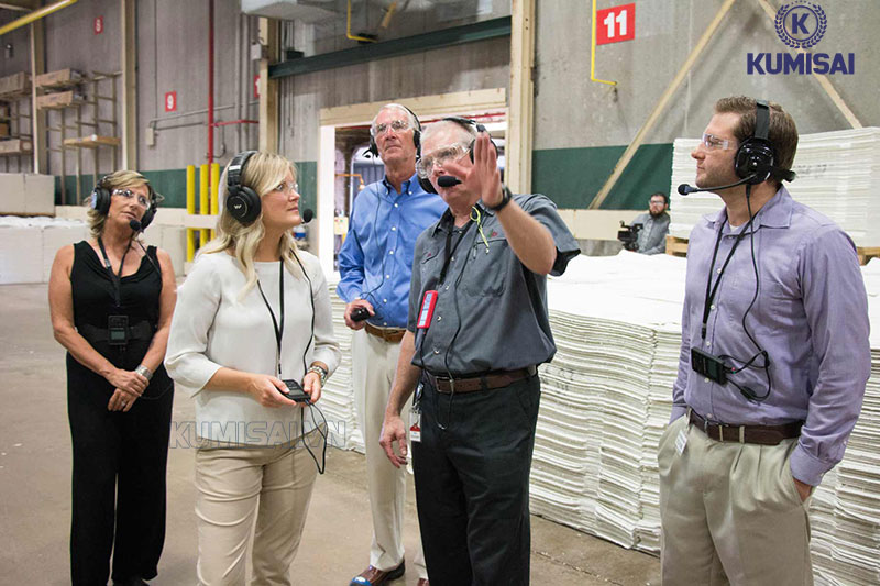 Bộ đàm phiên dịch - Công cụ thiết yếu của hướng dẫn viên du lịch